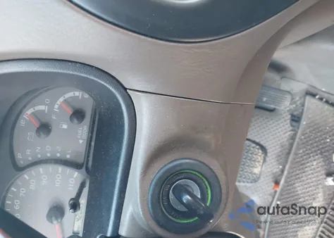 2003 Toyota Sequoia Sr5 V8 z USA, uszkodzony, nr VIN 5TDZT34A03S162036